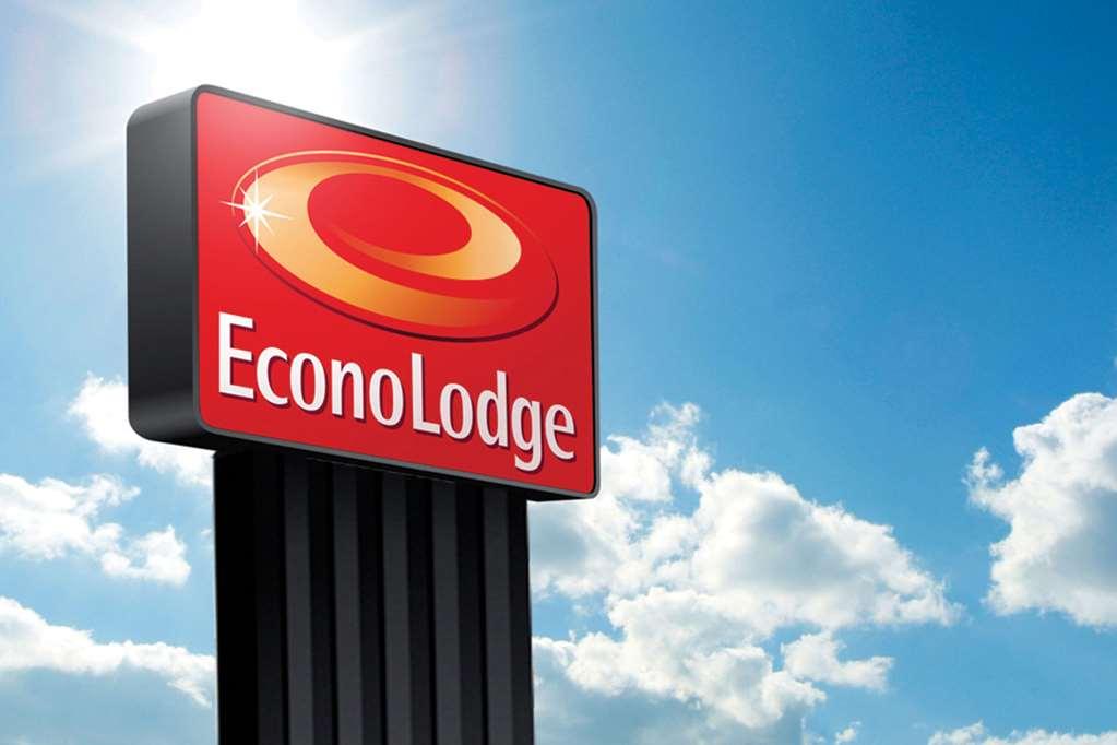Econo Lodge Waynesboro - Skyline Drive Экстерьер фото