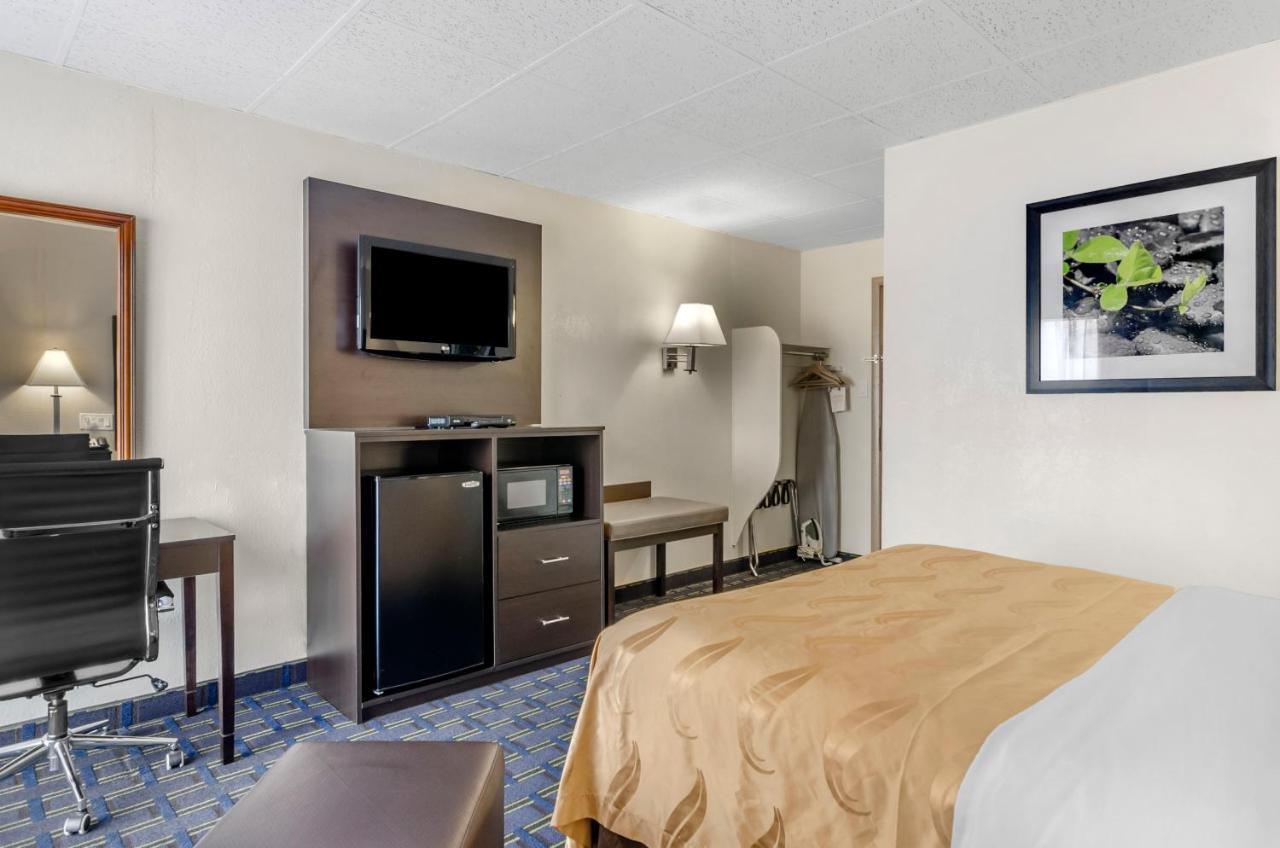 Econo Lodge Waynesboro - Skyline Drive Экстерьер фото