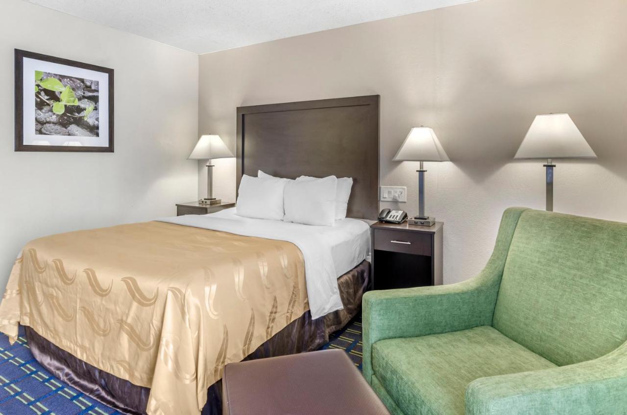 Econo Lodge Waynesboro - Skyline Drive Экстерьер фото