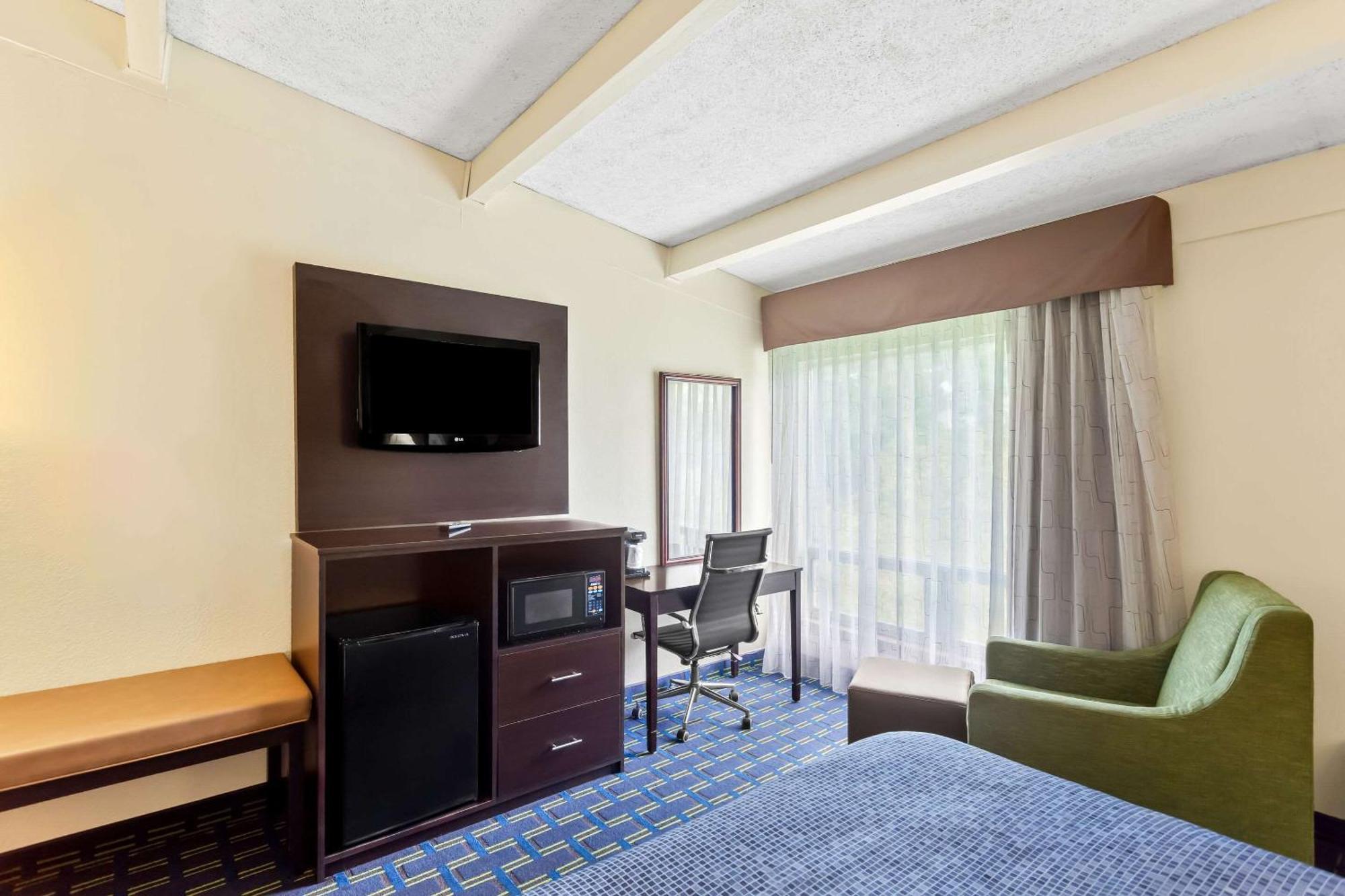 Econo Lodge Waynesboro - Skyline Drive Экстерьер фото