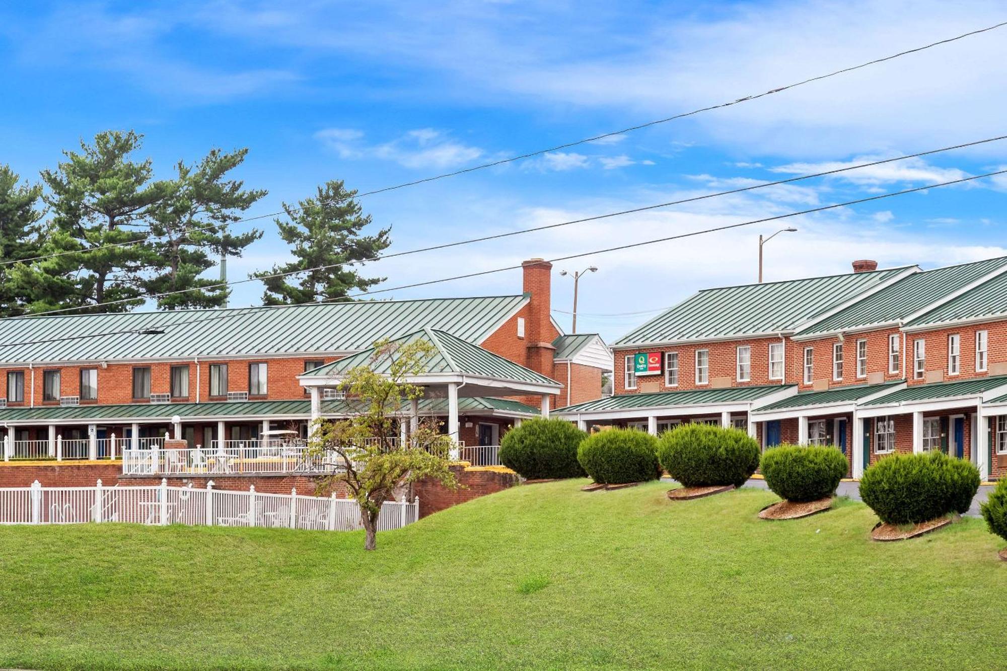 Econo Lodge Waynesboro - Skyline Drive Экстерьер фото